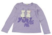 Lila triko s kočkami 