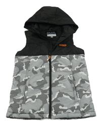 Sivo-čierna šušťáková zateplená vesta s kapucňou F&F