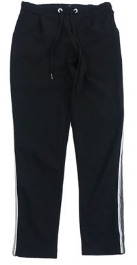 Čierne teplákové nohavice s pruhmi Hailys