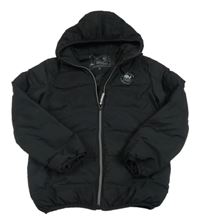 Černá šusťáková zimní bunda s nápisem a kapucí C&A