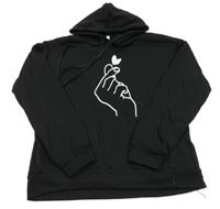 Čierna mikina s potlačou a kapucňou