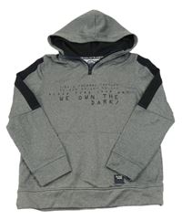 Šedo-černá melírovaná sportovní mikina s nápisy a kapsou a kapucí C&A