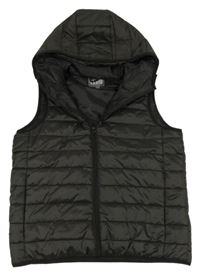 Černá prošívaná šusťáková zateplená vesta s kapucí FLUID