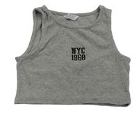 Sivý rebrovaný crop top s nápisom Primark