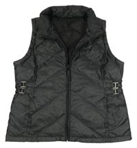 Čiernošedá prešívaná šusťtáková zateplená vesta s ukrývací kapucňou M&S