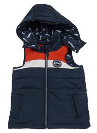 Tmavomodro-bílo-červená prošívaná šusťáková zateplená vesta s nášivkou a odepínací kapucí ORCHESTRA