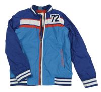 Modro-tmavomodrý šusťákový jarní bomber s číslem a pruhy 