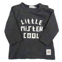 Tmavošedé triko s nápisy 