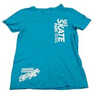 Modrozelené tričko s nápisom a skateom Chapter Young