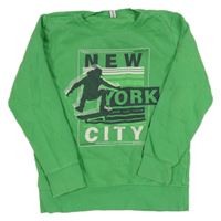 Zelená mikina s nápismi a skejťákem Yigga