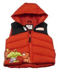 Červeno-černá šusťáková zateplená prošívaná vesta se superhrdiny a kapucí Primark