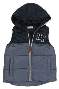 Tmavomodro-modrá šusťáková zateplená vesta s písmeny a kapucí H&M