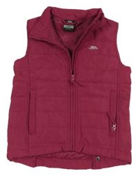 Malinová šušťáková funkčná lehce zateplená vesta Trespass