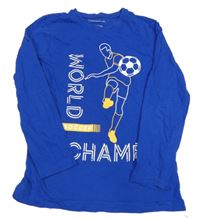 Modré tričko s fotbalistou a nápisom Primark