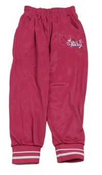 Malinové športové tepláky s nápismi a pruhmi