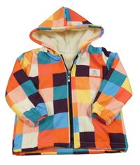 Barevná kostkovaná softshellová bunda s nášivkou a kapucí