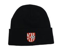 Černá pletená fotbalová čepice se znakem