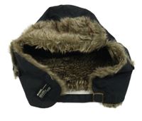 Černá šusťáková beranice s kožešinou