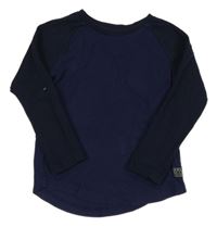 Tmavomodré vzorované tričko s nášivkou