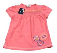 Nové - Lososové tričko s výšivkami květin Early Days