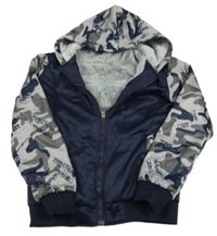 Tmavomodro-šedá zateplená mikina s army vzorem na rukávech a kapuci 