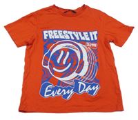 Červené tričko s potiskem George