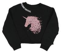 Čierna crop mikina s jednorožcom a nápisom Primark