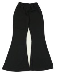 Čierne flare tepláky