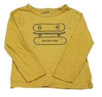 Horčicové tričko so skateboardmi  a nápisom Orchestra