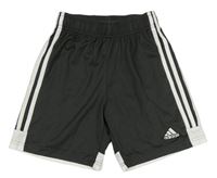 Sivé športové kraťasy s logom Adidas