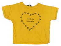Horčicové crop tričko so srdiečkom so včeličkami a nápismi M&Co.