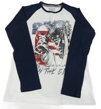 Bílo-tmavomodré triko s botami C&A