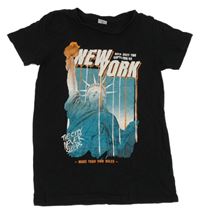 Čierne tričko so sochou svobody Chapter Young