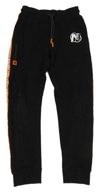 Černé tepláky s logy a pruhem NERF