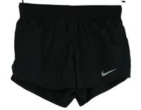 Dámske čierne šušťákové športové funkčné kraťasy Nike