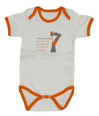 Bílé body s nápisem