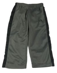 Sivo-čierne športové tepláky s výšivkou