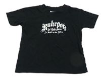 Čierne tričko s nápisom