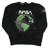 Černá mikina se zeměkoulí a raketou - NASA