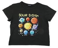 Čierne crop tričko s planetami