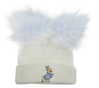 Bílá žebrovaná pletená čepice s králíčkem - Peter Rabbit a světlemodrými bambulemi