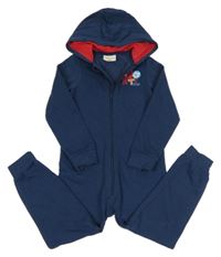 Tmavomodrá tepláková kombinéza s nápisem s míčem a kapucí