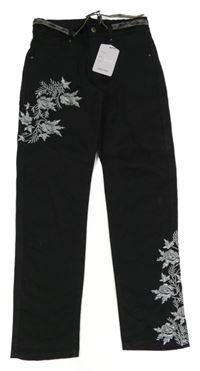 Nové - čierne plátenné crop nohavice s výšivkami květů a opaskom