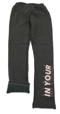 Tmavošedé zateplené legíny s nápisem 