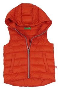 Červená šušťáková prešívaná zateplená vesta s kapucňou Benetton