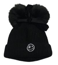 Černá čepice s bambulemi a smajlíkem    