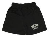 Čierne teplákové kraťasy s nápisom