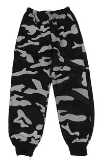 Černo-šedé army tepláky 