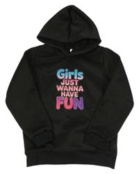 Čierna mikina s nápisom a kapucňou