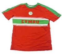 Červeno-zelené tričko s futbalovým loptou a pruhmi F&F
